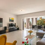 Del Duque Vila
